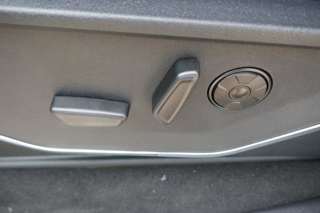 New 2026 Ford F350 Platinum w/ FX4 Off-Road Package image 15