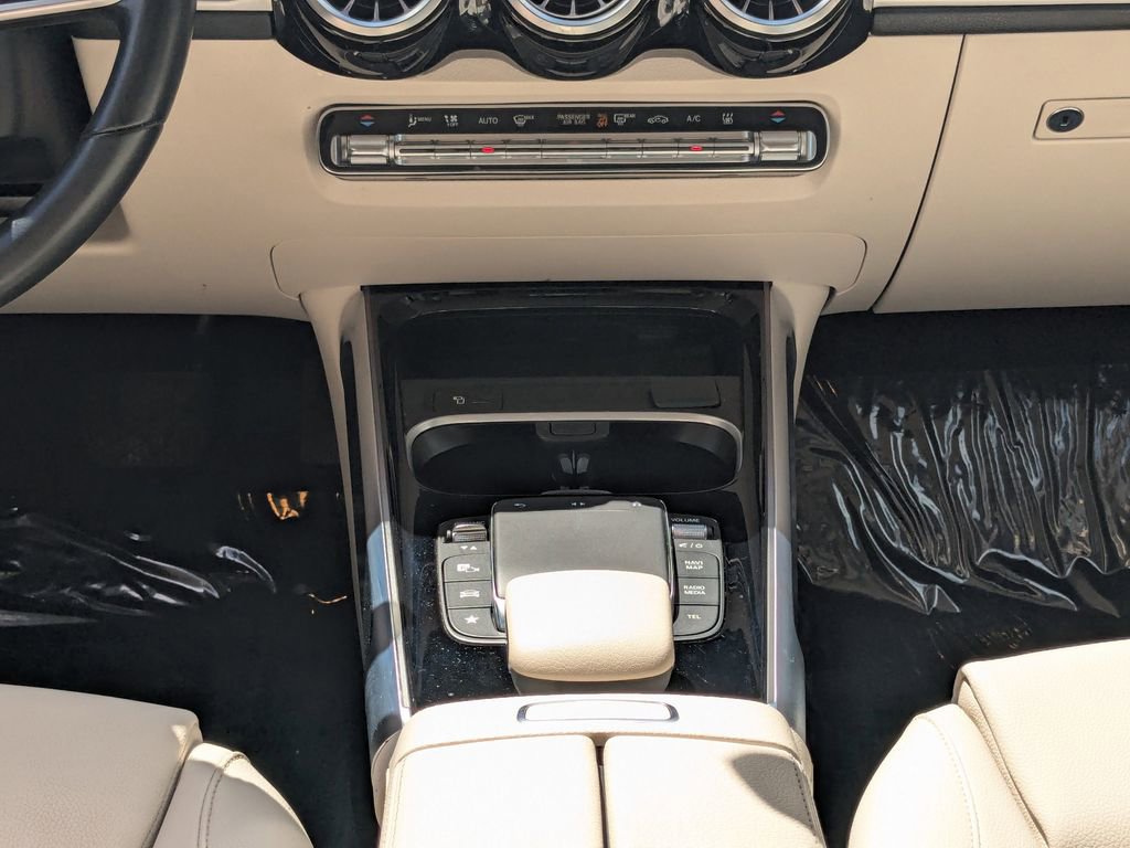 Certified 2023 Mercedes-Benz EQB 250+ w/ Exclusive Package image 6