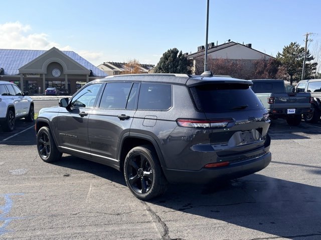 Used 2023 Jeep Grand Cherokee L Laredo image 5