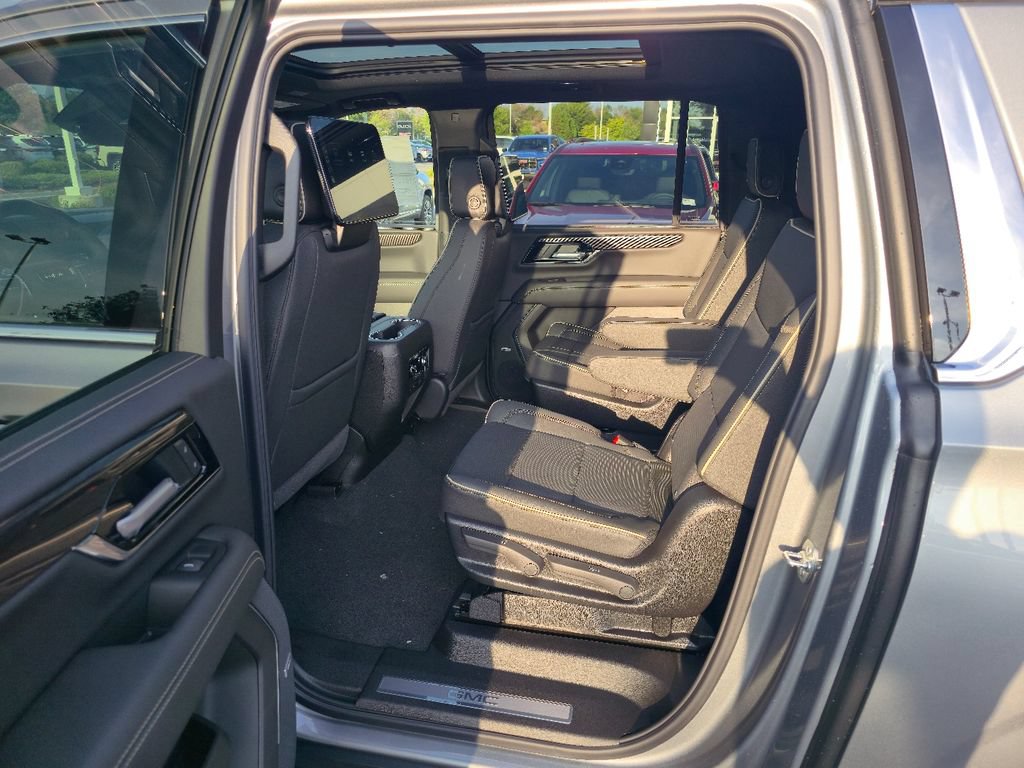 New 2026 GMC Yukon XL Elevation w/ Elevation Premium Package AWD/4WD image 23
