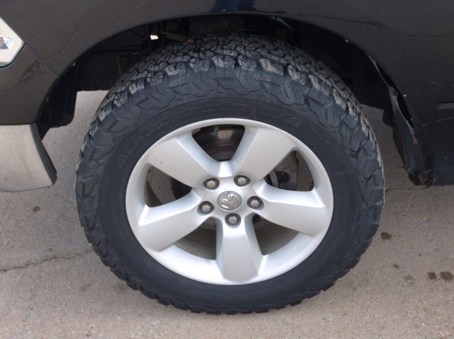 Used 2014 RAM 1500 Classic SLT AWD/4WD image 12