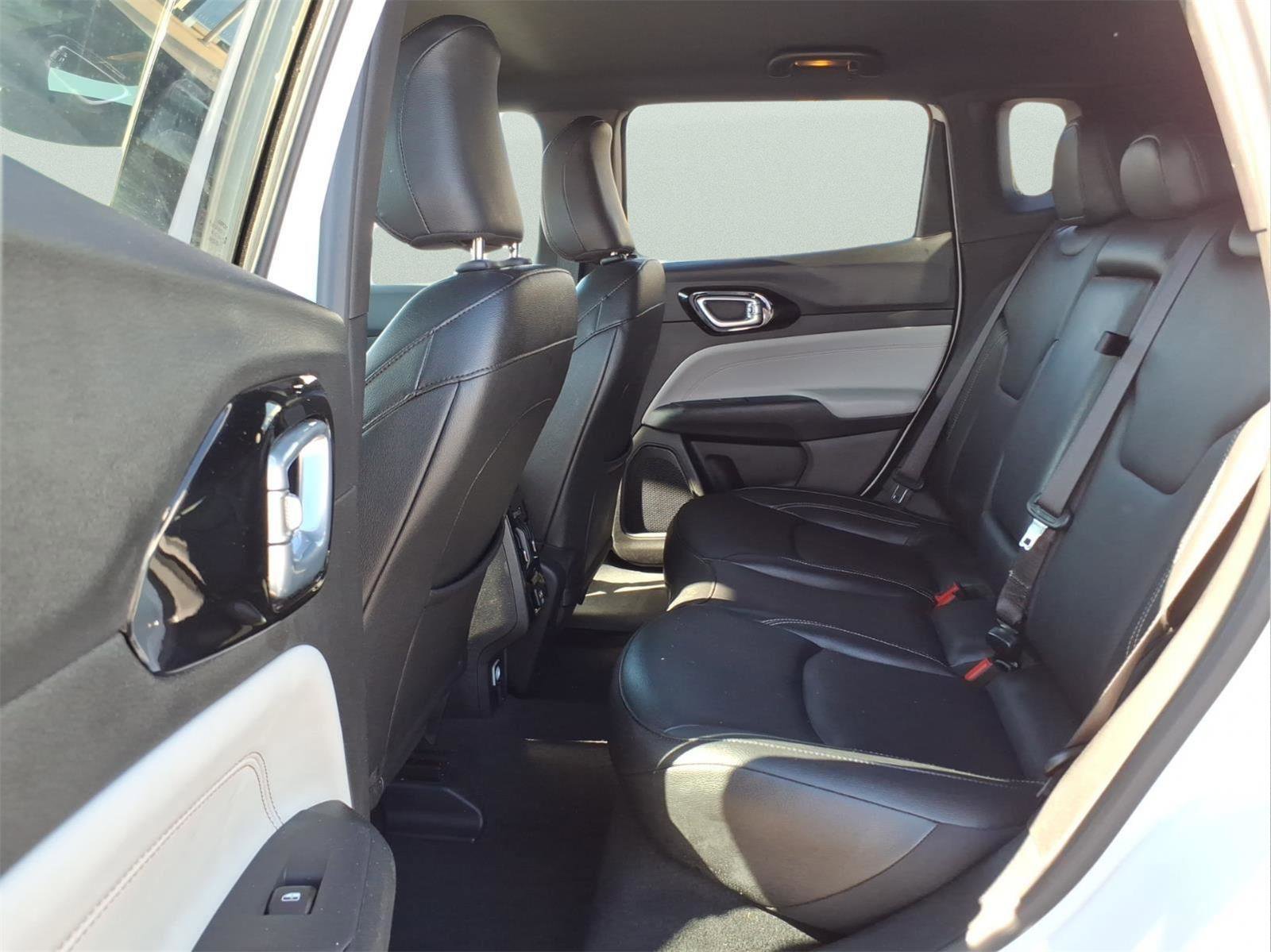 Used 2025 Jeep Compass Limited AWD/4WD image 10