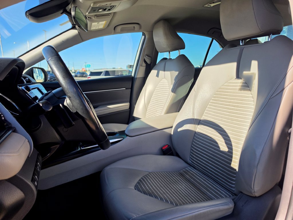 Used 2019 Toyota Camry SE FWD image 10