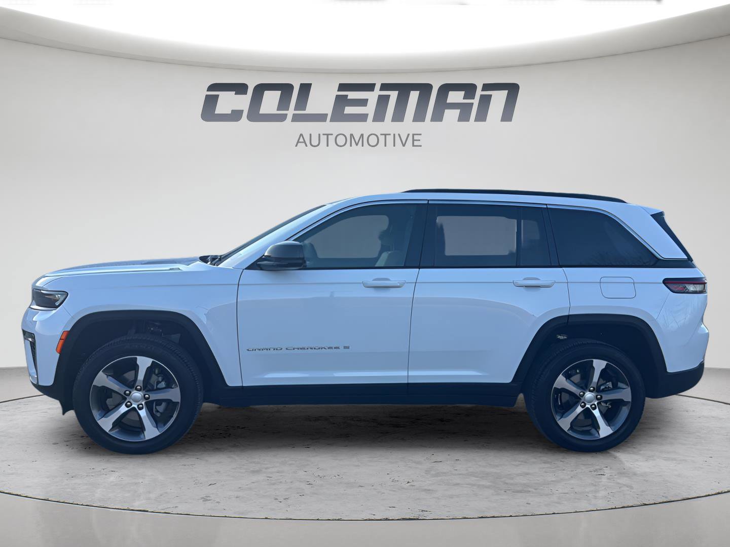 New 2026 Jeep Grand Cherokee Limited w/ Trailer Tow Package image 2
