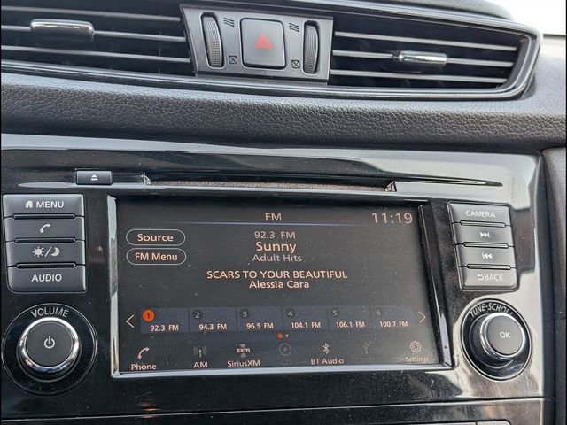 Used 2018 Nissan Rogue SV image 14