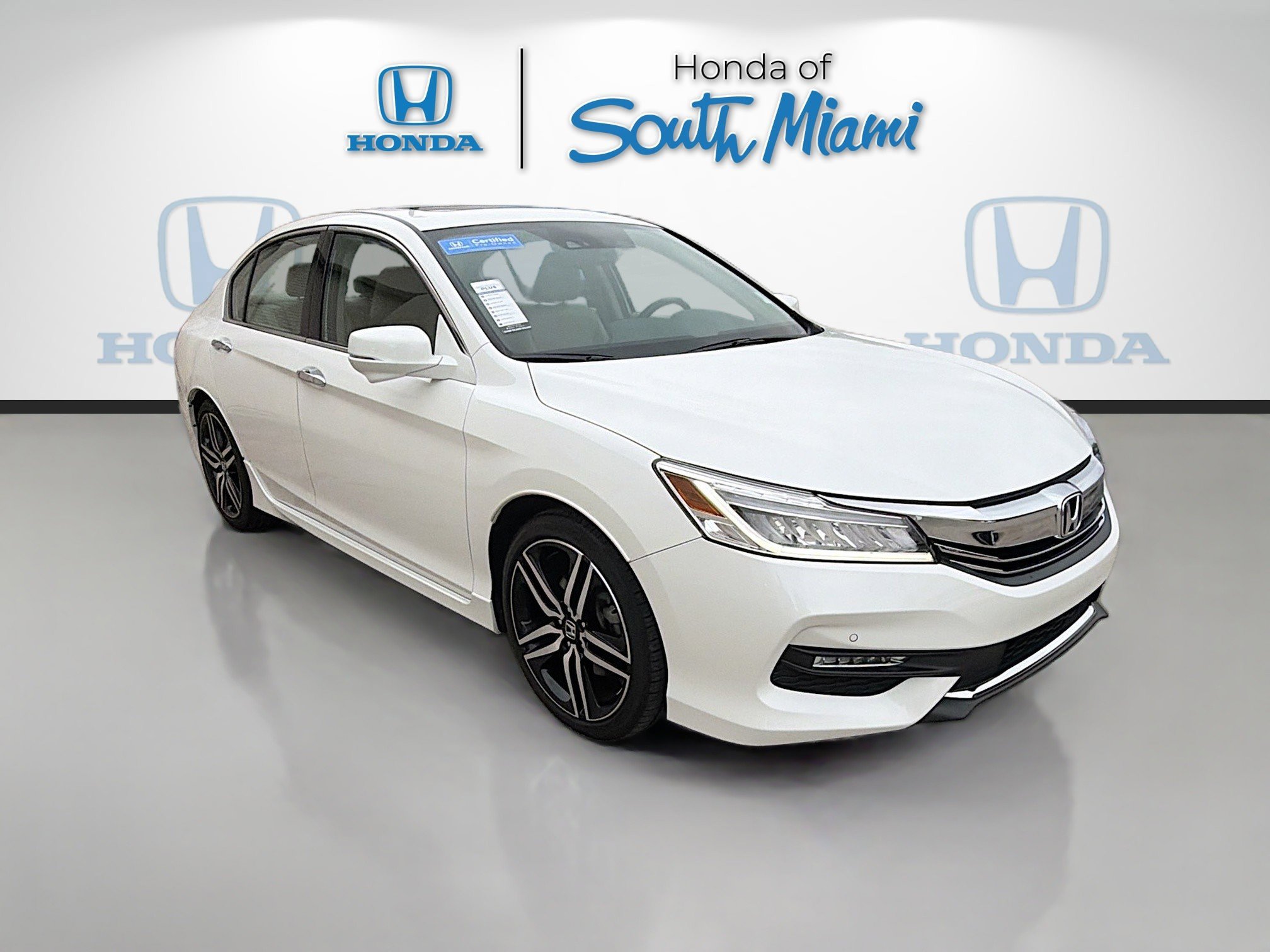 Used 2016 Honda Accord Touring image 1