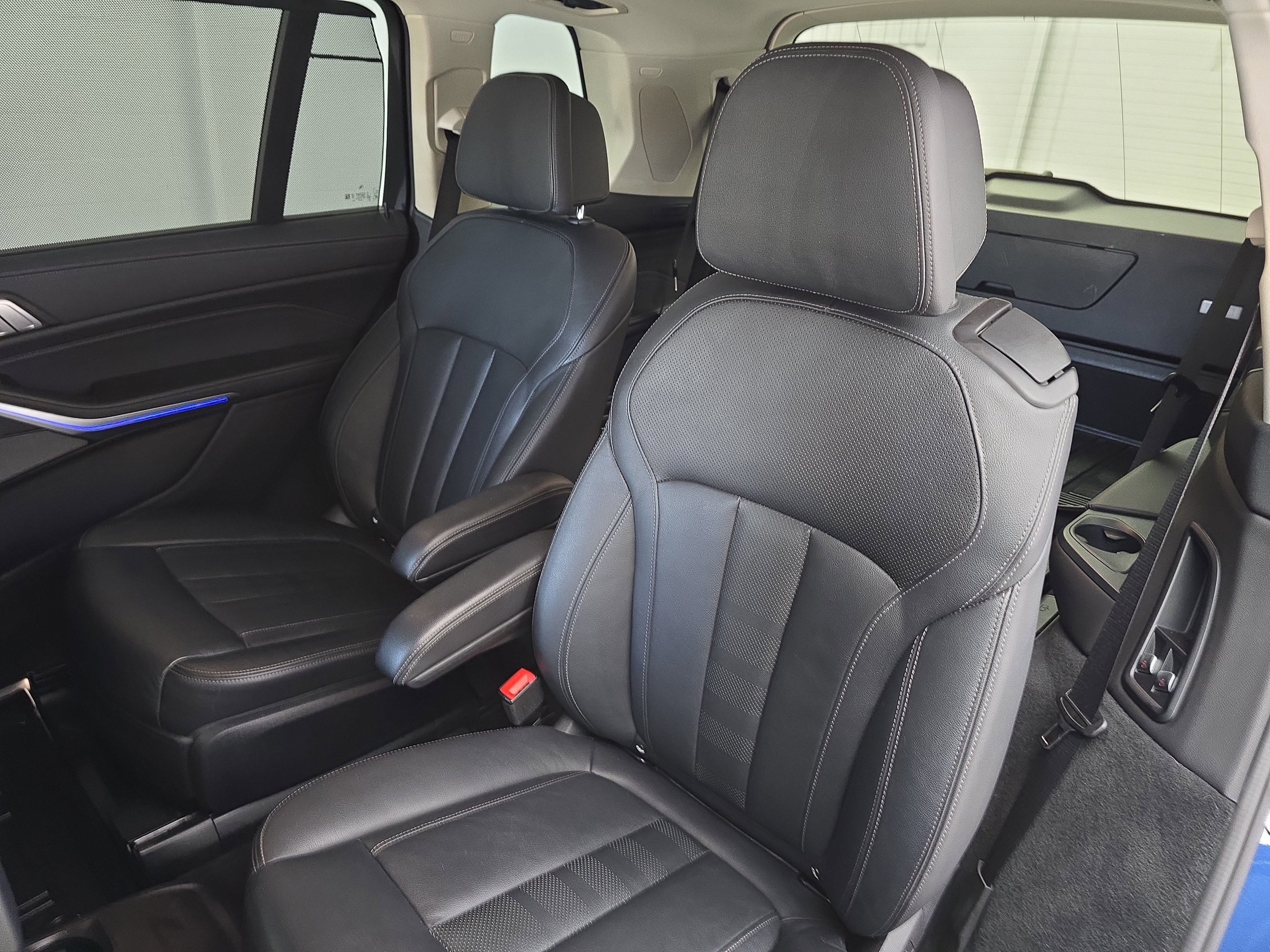 Used 2021 BMW X7 xDrive40i w/ Premium Package image 16