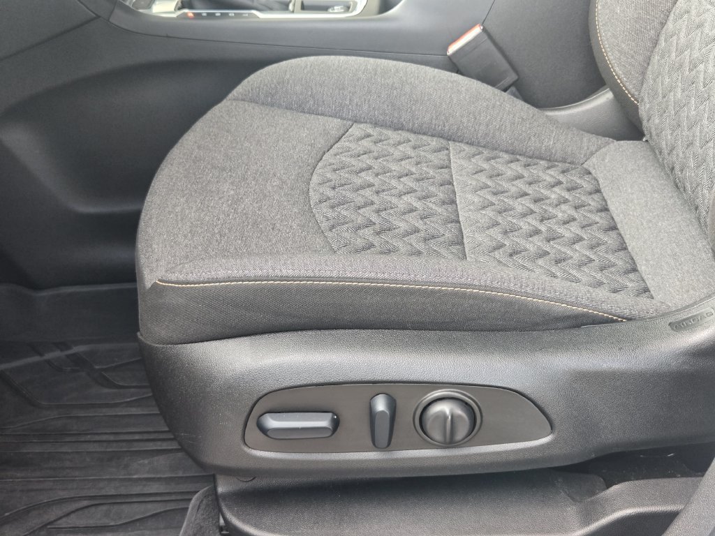 Used 2023 Chevrolet Equinox LT w/ LPO, Floor Liner Package AWD/4WD image 25