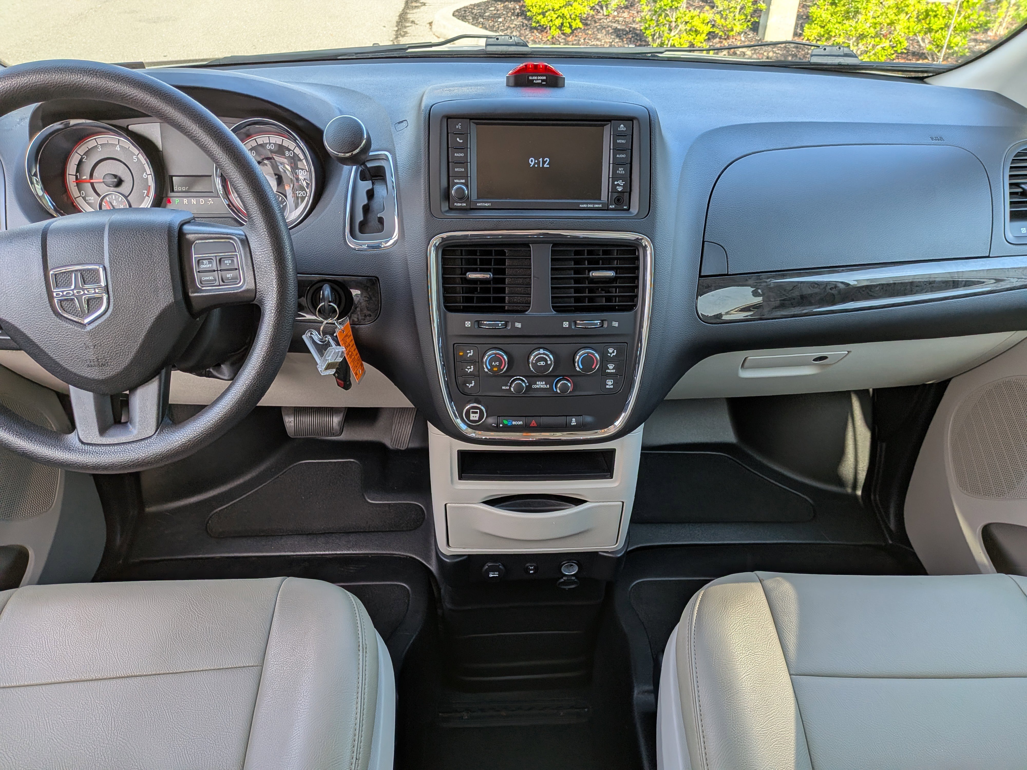 Used 2019 Dodge Grand Caravan SE w/ Power Convenience Group I FWD image 15