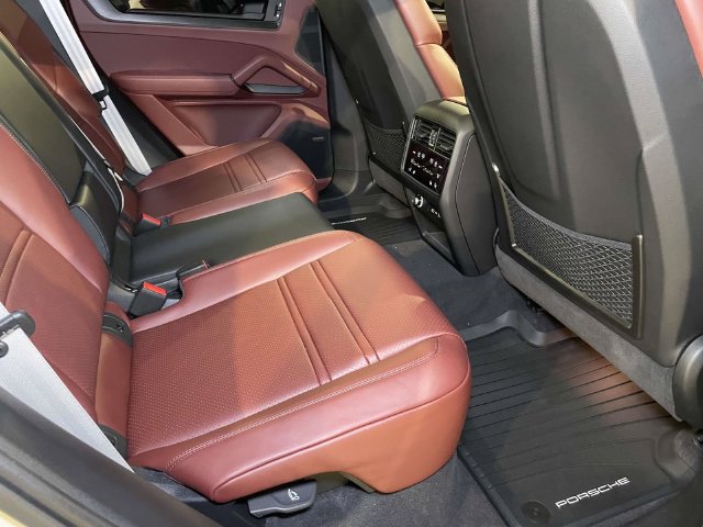 New 2026 Porsche Cayenne GTS AWD/4WD image 23