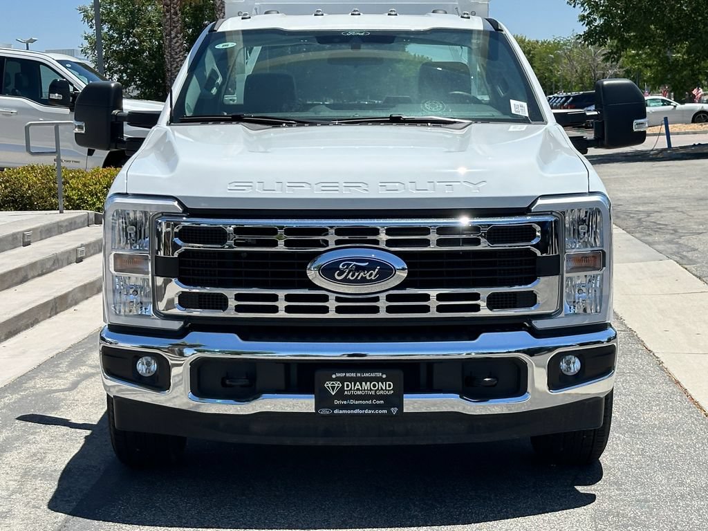 New 2025 Ford F350 XL w/ XL Chrome Package RWD image 9