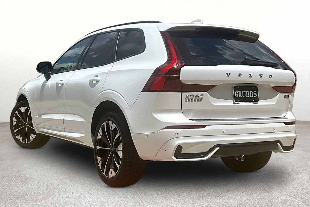 Certified 2026 Volvo XC60 B5 Plus AWD/4WD image 16