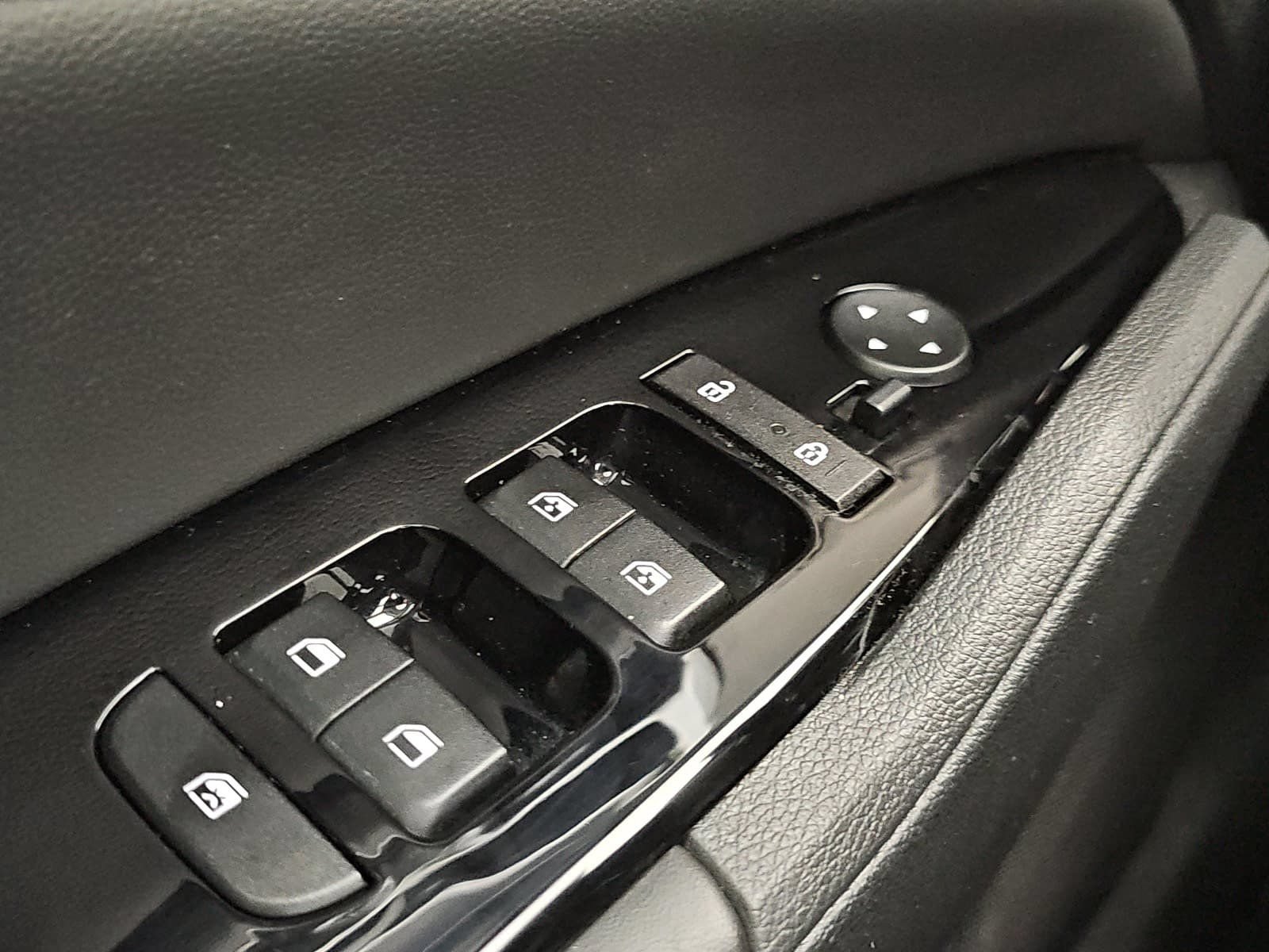 Used 2024 Kia Sportage SX FWD image 28