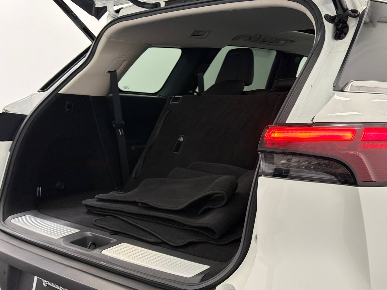 Used 2023 INFINITI QX60 Pure image 8