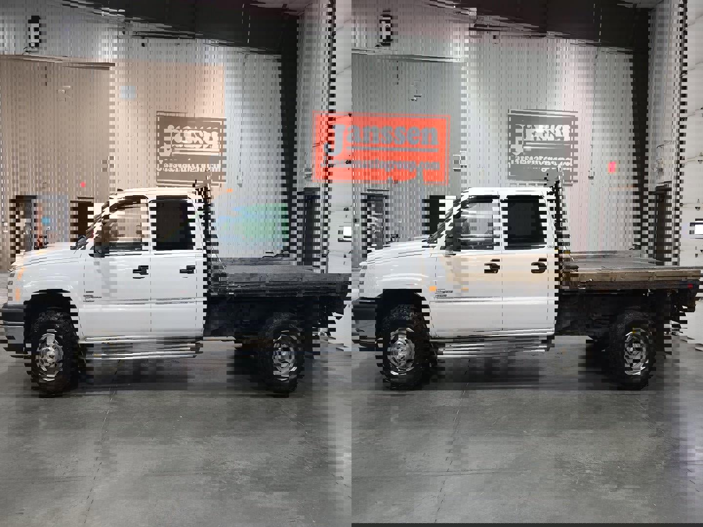 Used 2003 Chevrolet Silverado 3500 LS w/ Skid Plate Package image 2