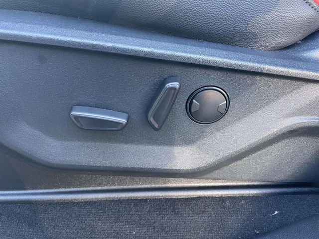 New 2026 Ford F250 Lariat w/ Black Appearance Package image 12