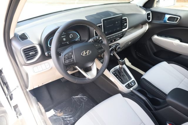 New 2026 Hyundai Venue SEL FWD image 9