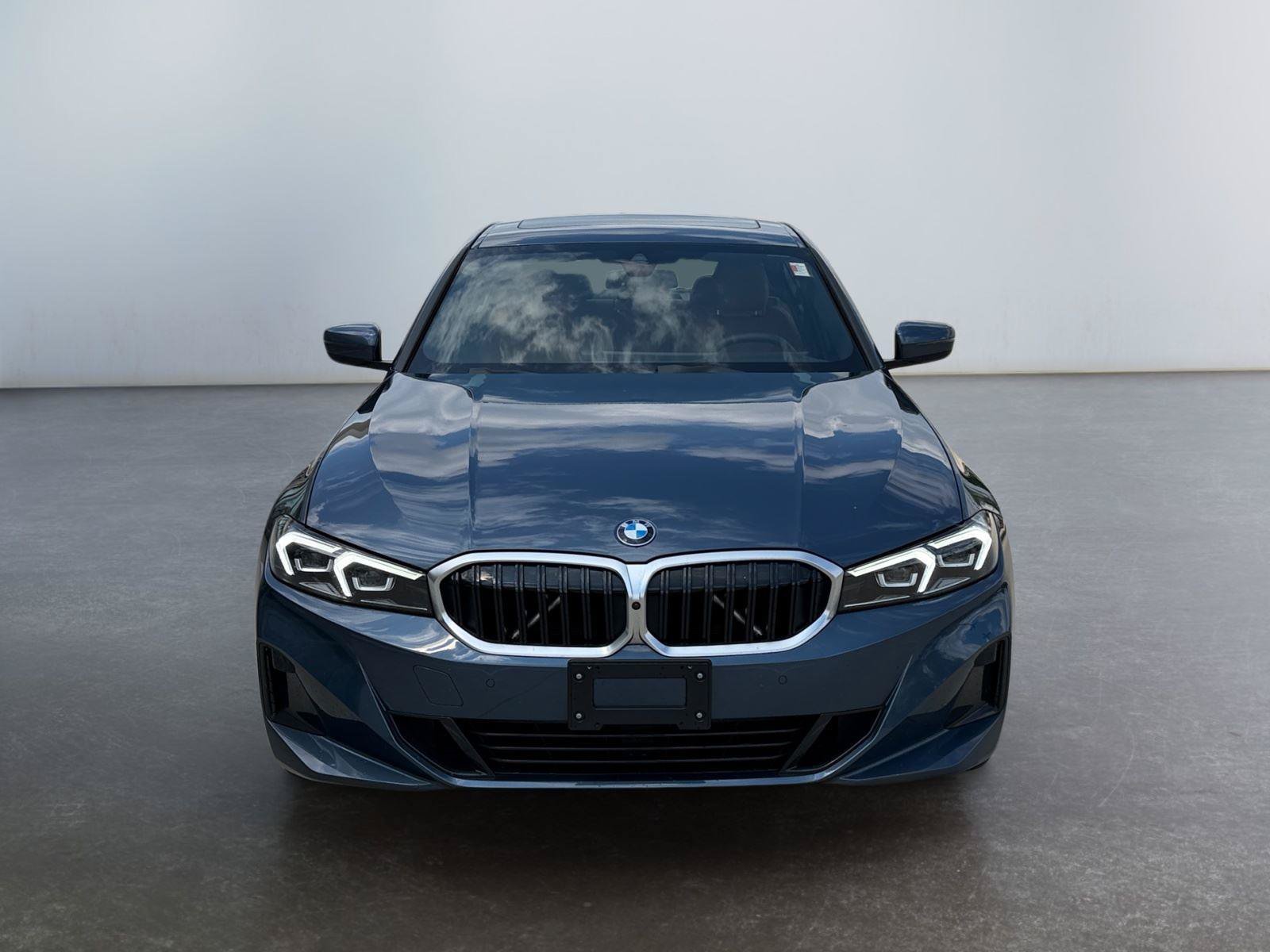 Used 2026 BMW 330i xDrive Sedan w/ Premium Package AWD/4WD image 8