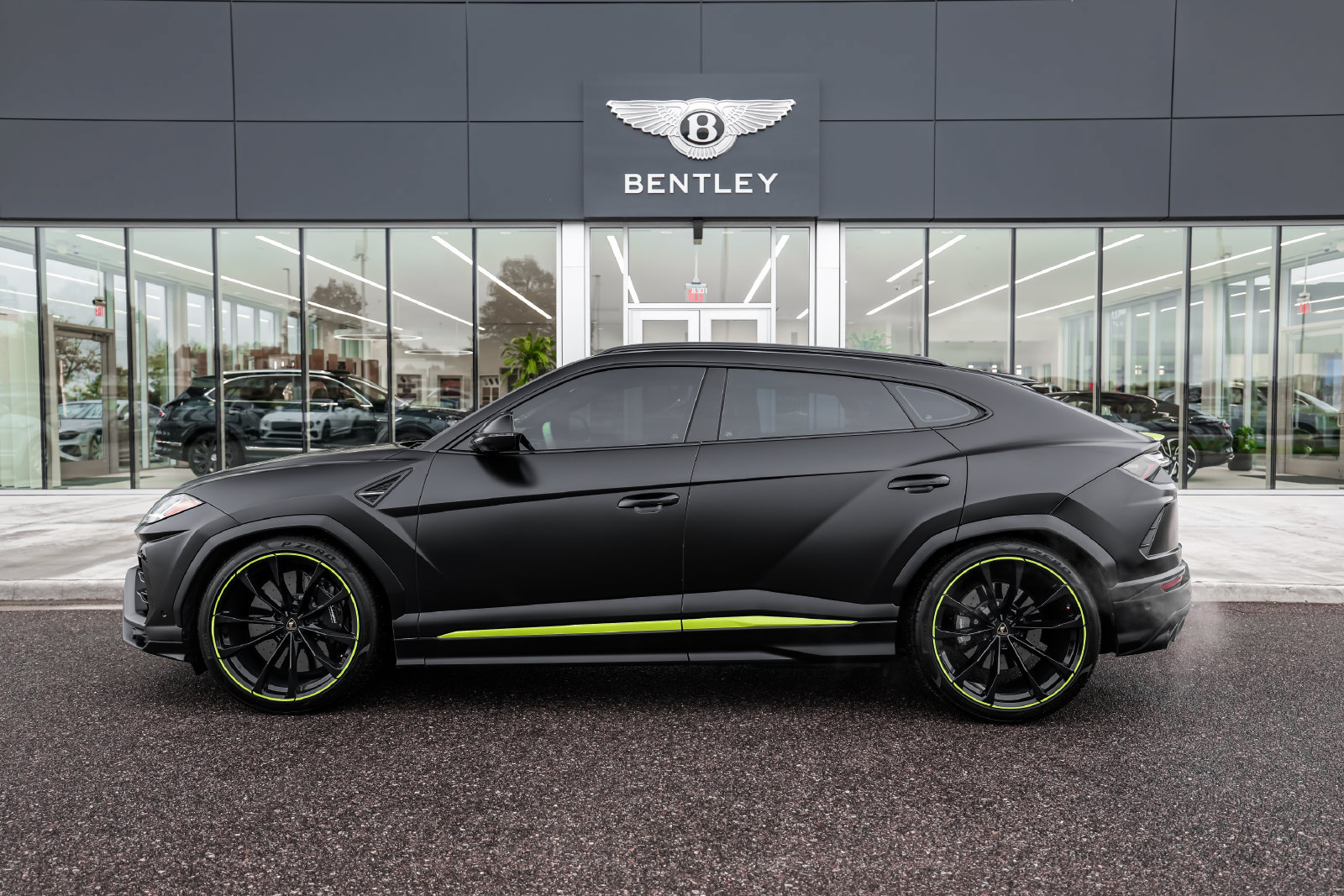 Used 2022 Lamborghini Urus AWD/4WD image 5