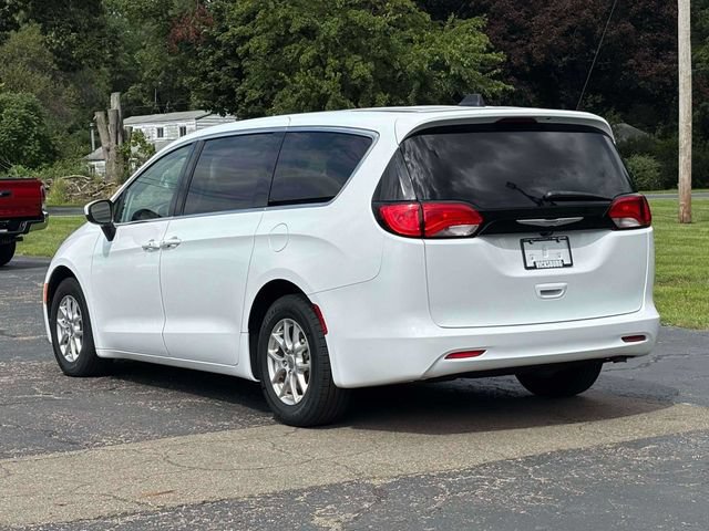 Used 2023 Chrysler Voyager LX FWD image 2