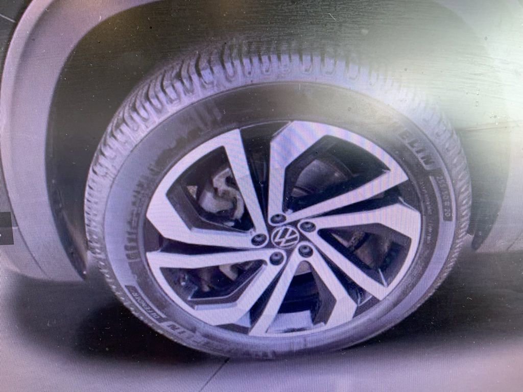 Used 2021 Volkswagen Atlas SEL Premium image 10