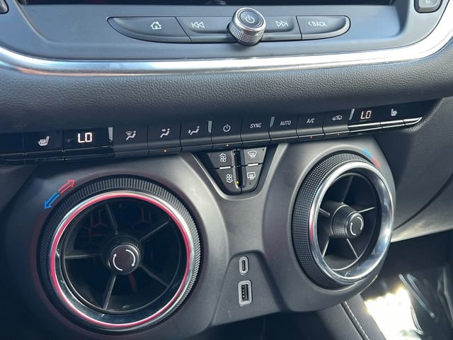 Used 2025 Chevrolet Blazer LT FWD image 24