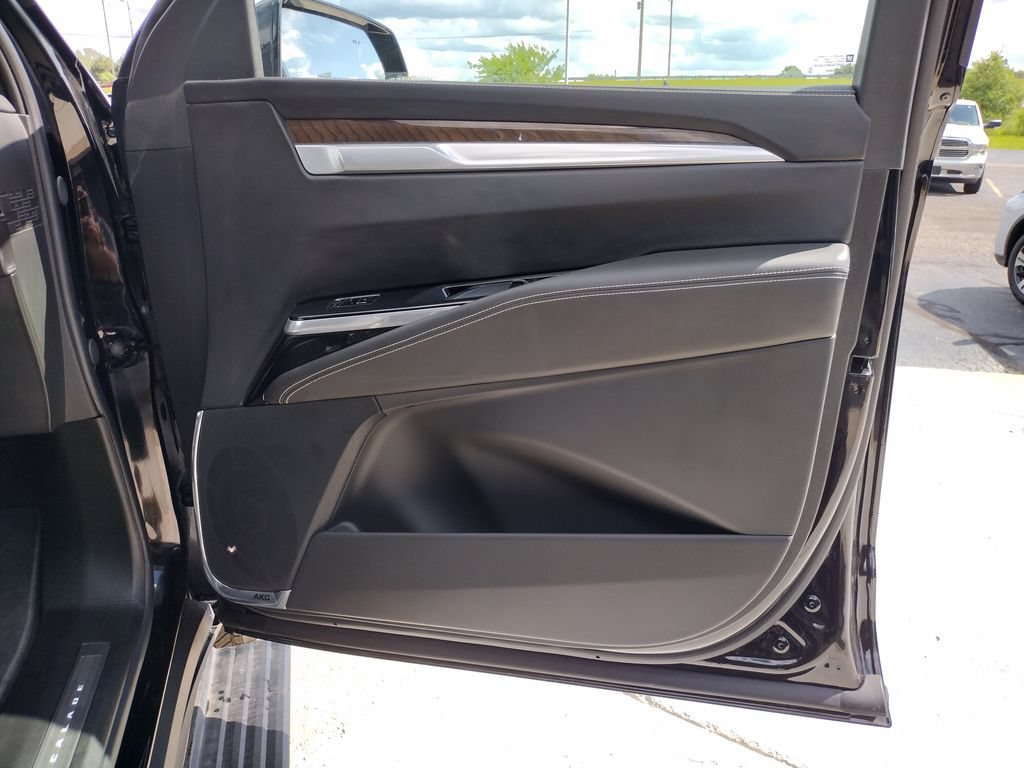 Used 2026 Cadillac Escalade Platinum Sport AWD/4WD image 37