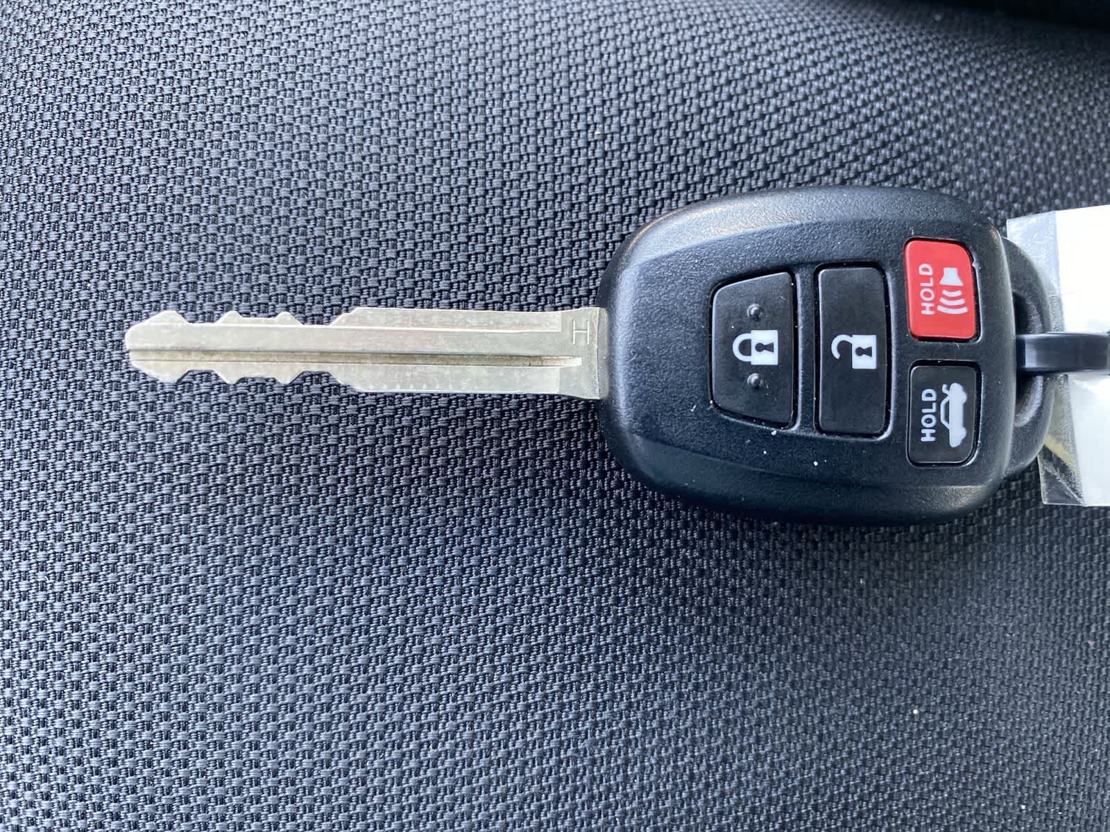 Used 2017 Toyota Corolla LE FWD image 30