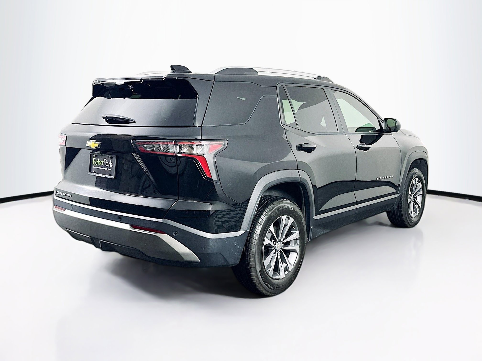 Used 2025 Chevrolet Equinox LT w/ Convenience Package II image 9