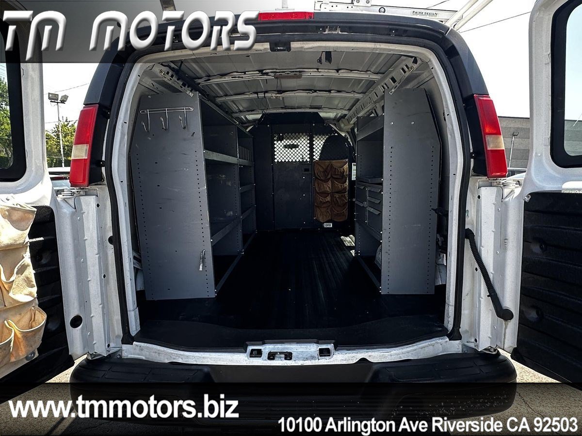 Used 2011 Chevrolet Express 2500 RWD image 10