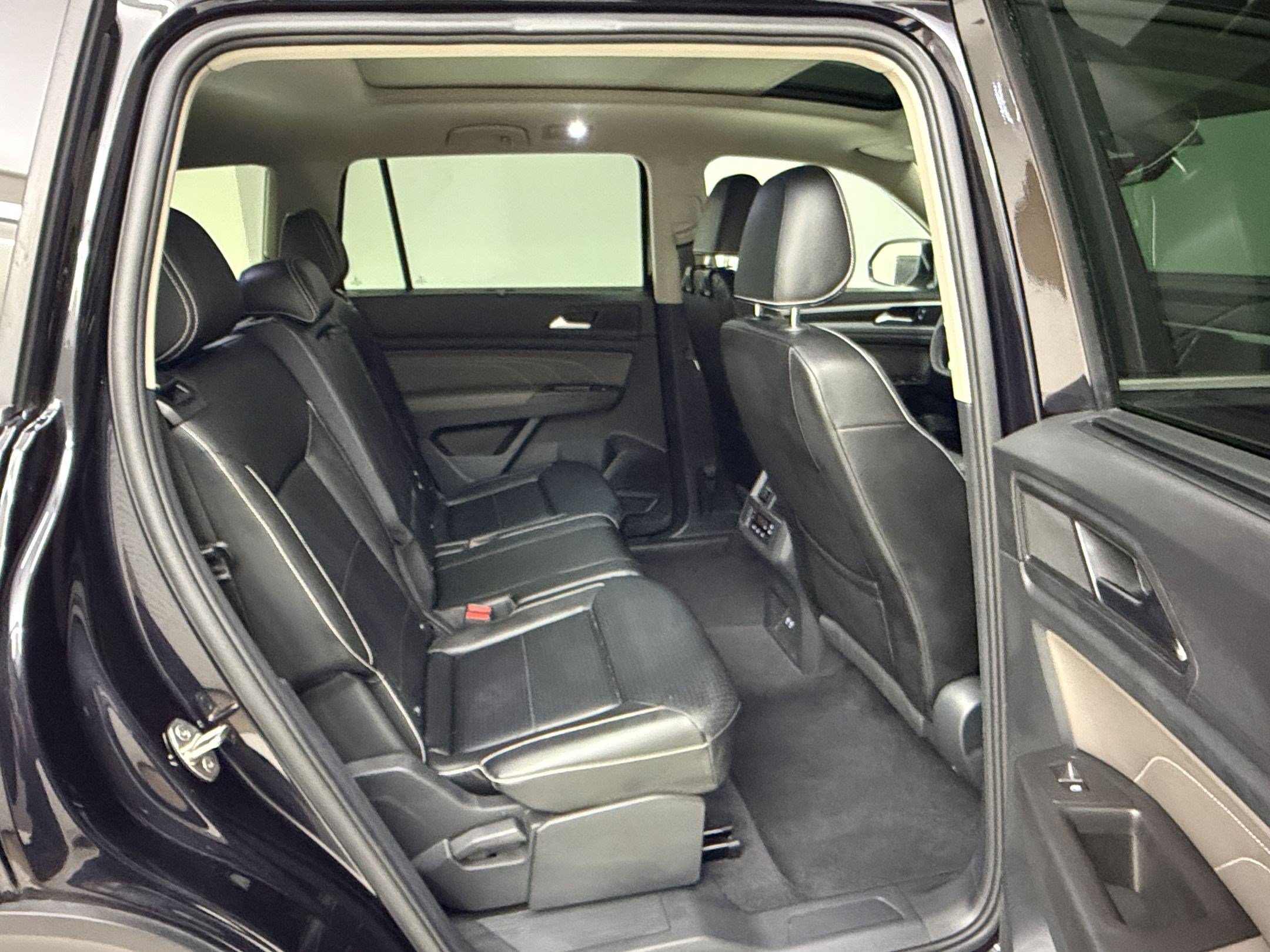Used 2023 Volkswagen Atlas SE w/ Panoramic Sunroof Package AWD/4WD image 30