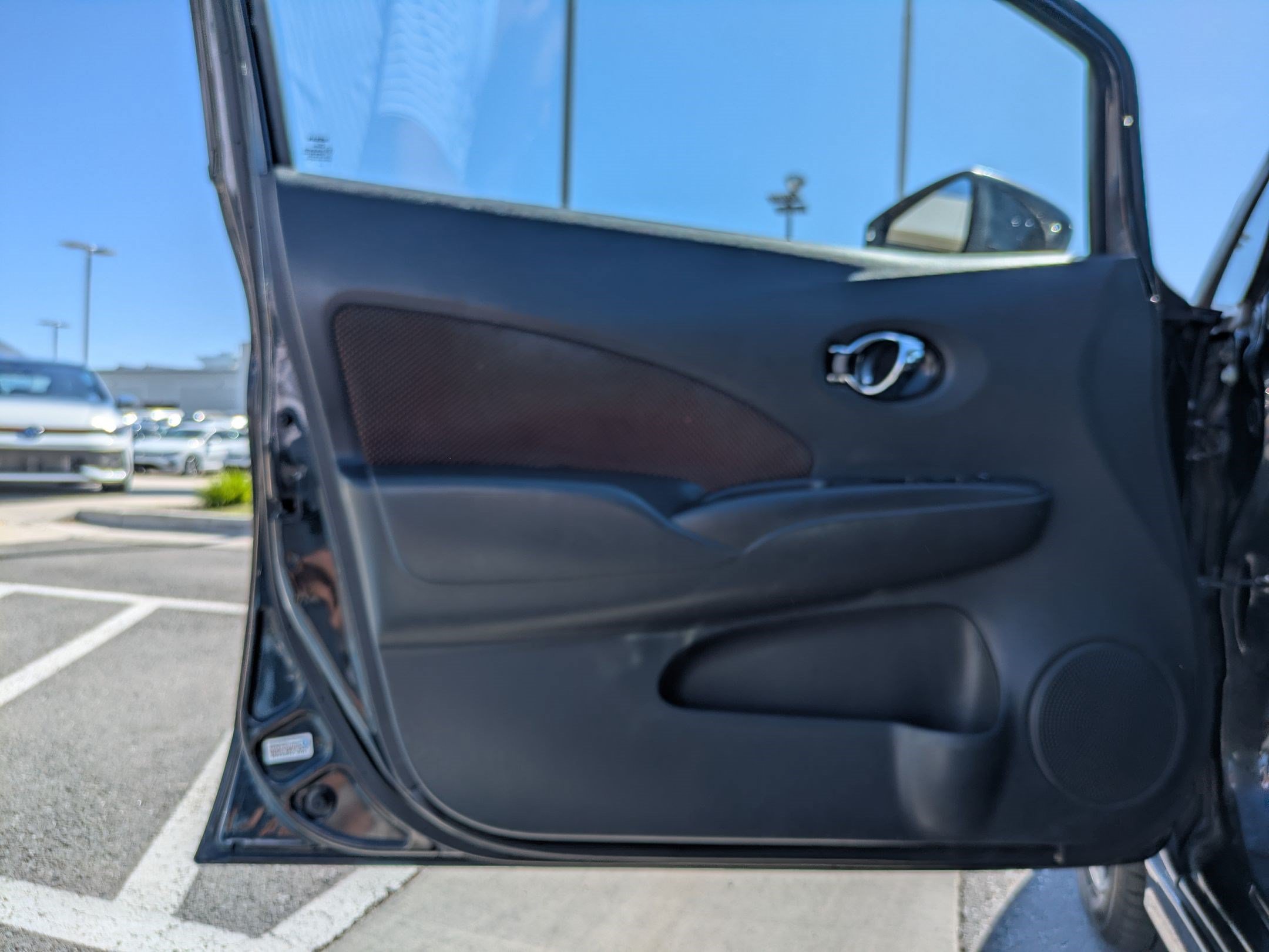 Used 2015 Nissan Versa Note SR FWD image 14