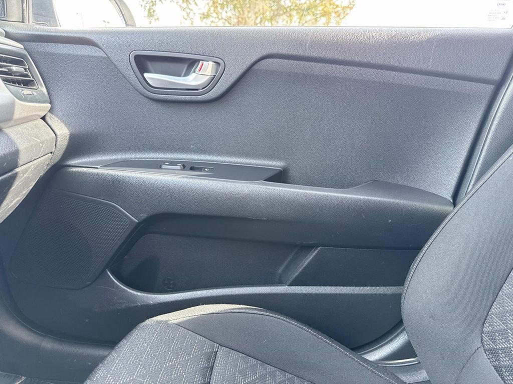Used 2020 Kia Rio LX image 27