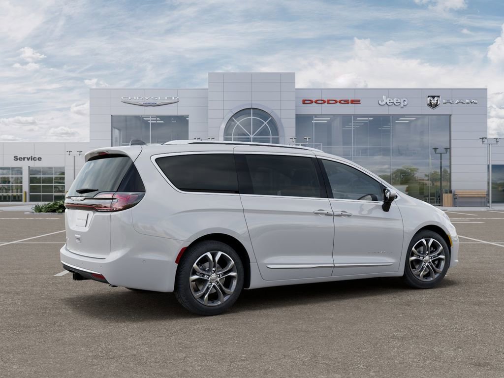 New 2025 Chrysler Pacifica Pinnacle w/ Trailer Tow Group image 4