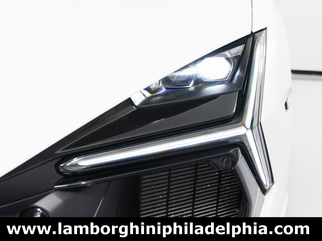 Used 2024 Lamborghini Revuelto image 40