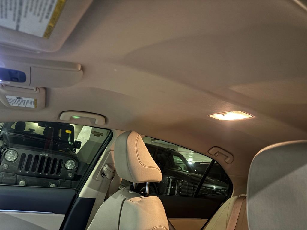 Used 2018 Toyota Camry LE image 14