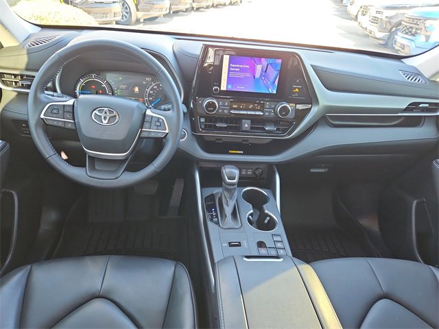 Used 2024 Toyota Highlander XLE image 9