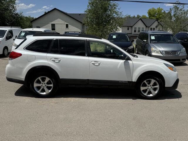 Used 2014 Subaru Outback 2.5i Limited w/ Moonroof Package AWD/4WD image 3
