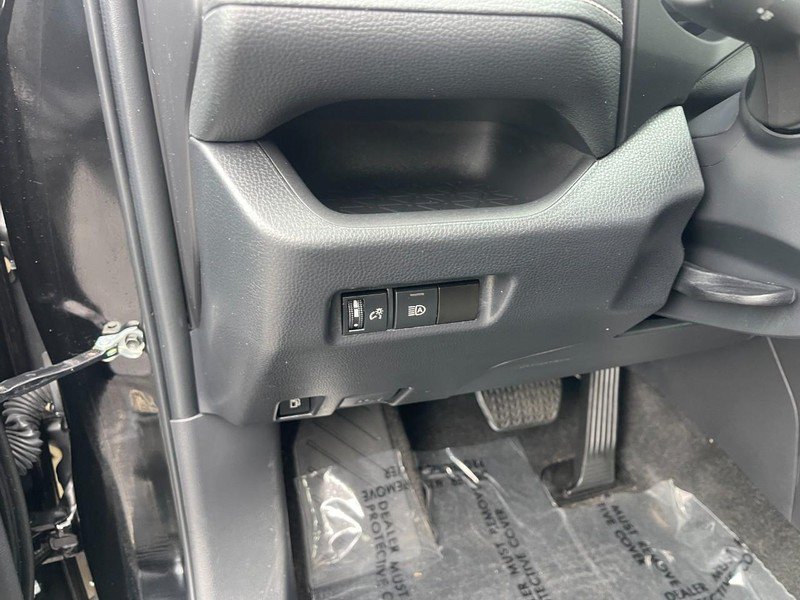 Used 2024 Toyota RAV4 LE AWD/4WD image 16