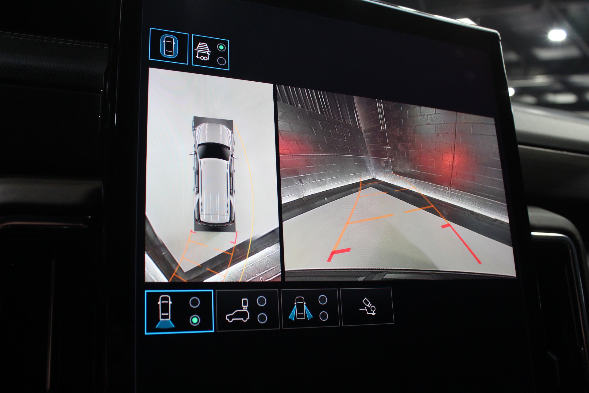 Used 2025 GMC Yukon Denali Ultimate w/ LPO, Floor Liner Package AWD/4WD image 70