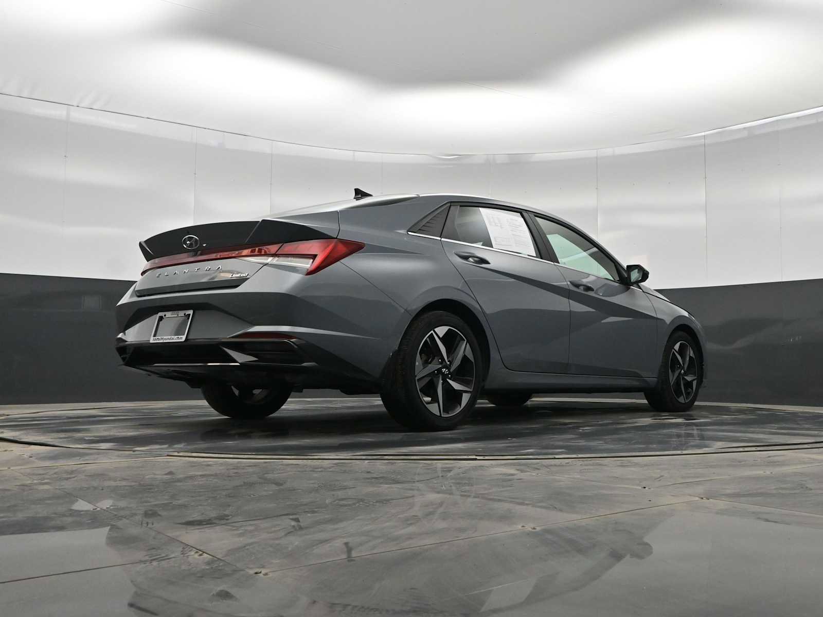 Used 2023 Hyundai Elantra Limited image 36