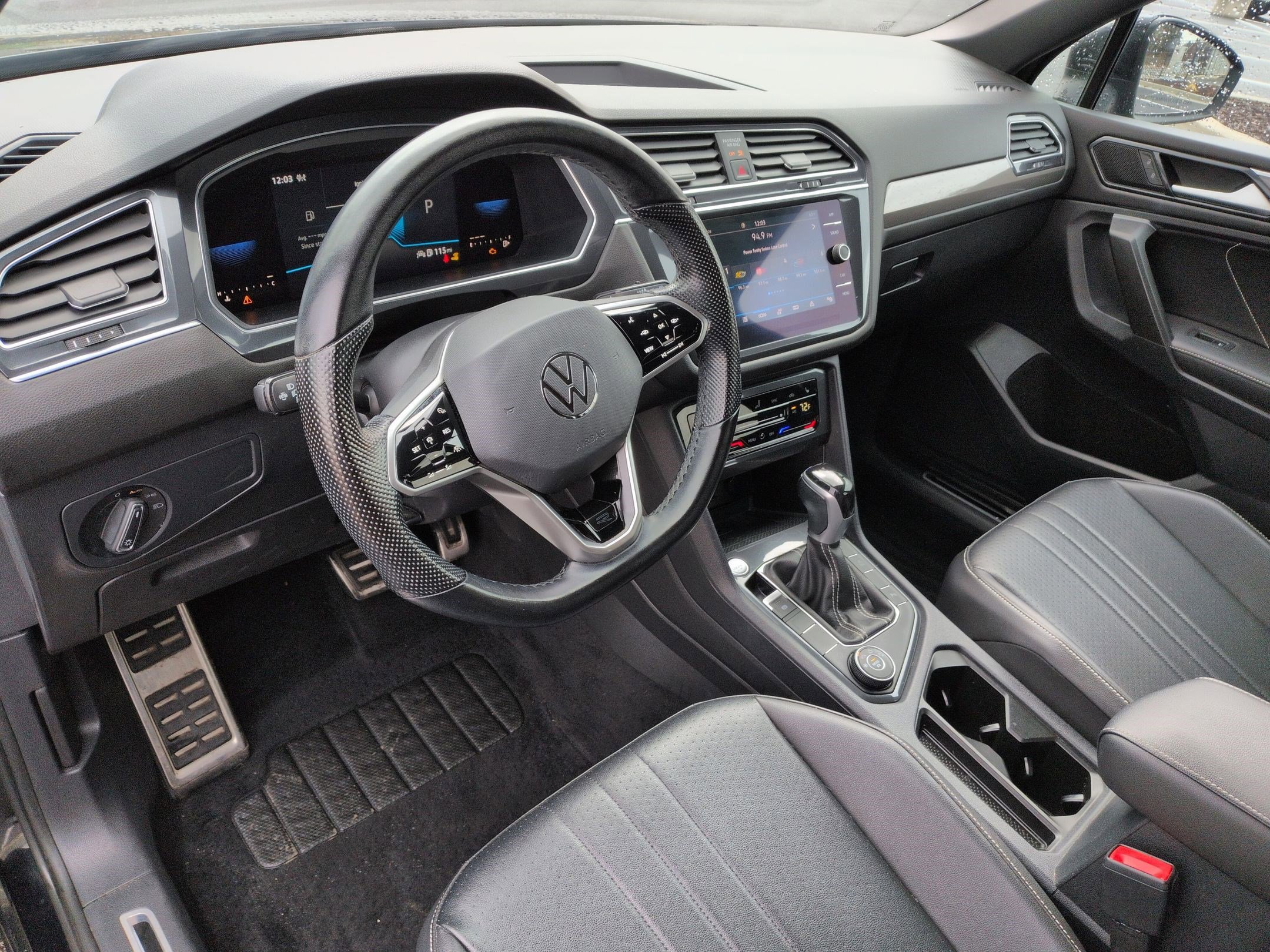 Certified 2022 Volkswagen Tiguan SE R-Line image 17