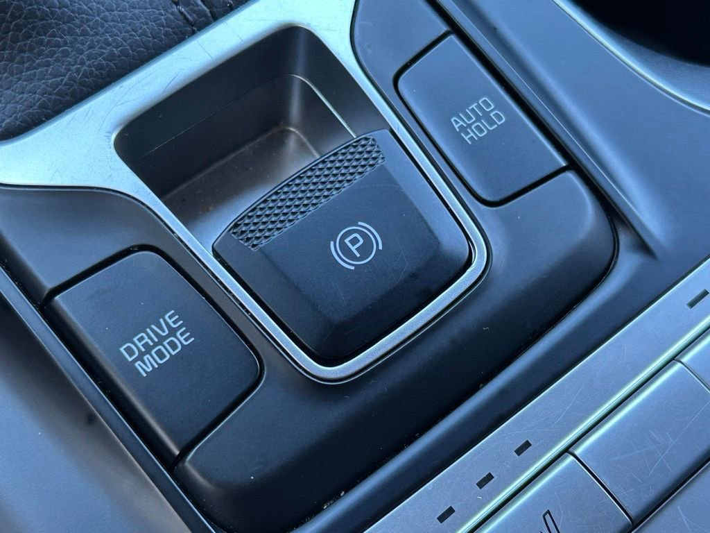 Used 2024 Kia Carnival LX image 34