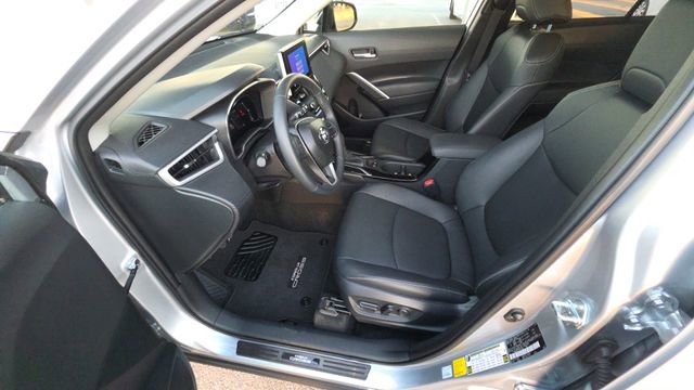 Used 2025 Toyota Corolla Cross XLE w/ Convenience Package image 13
