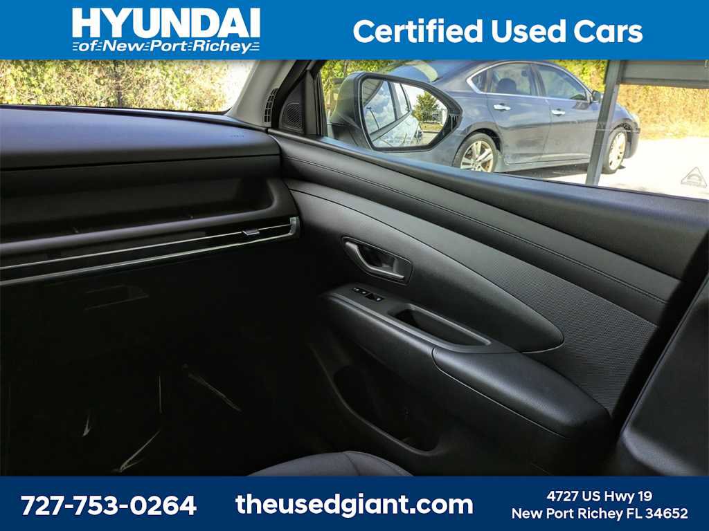 Used 2025 Hyundai Tucson SE image 18