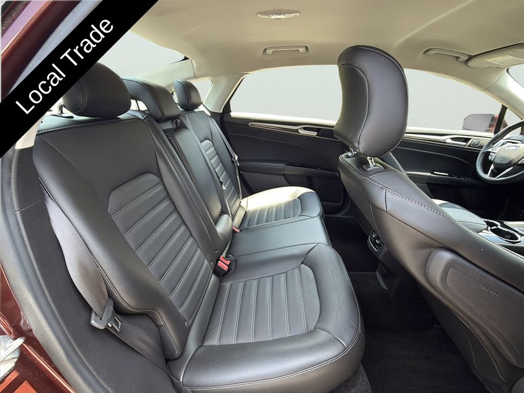 Used 2015 Ford Fusion SE w/ Equipment Group 202A FWD image 16