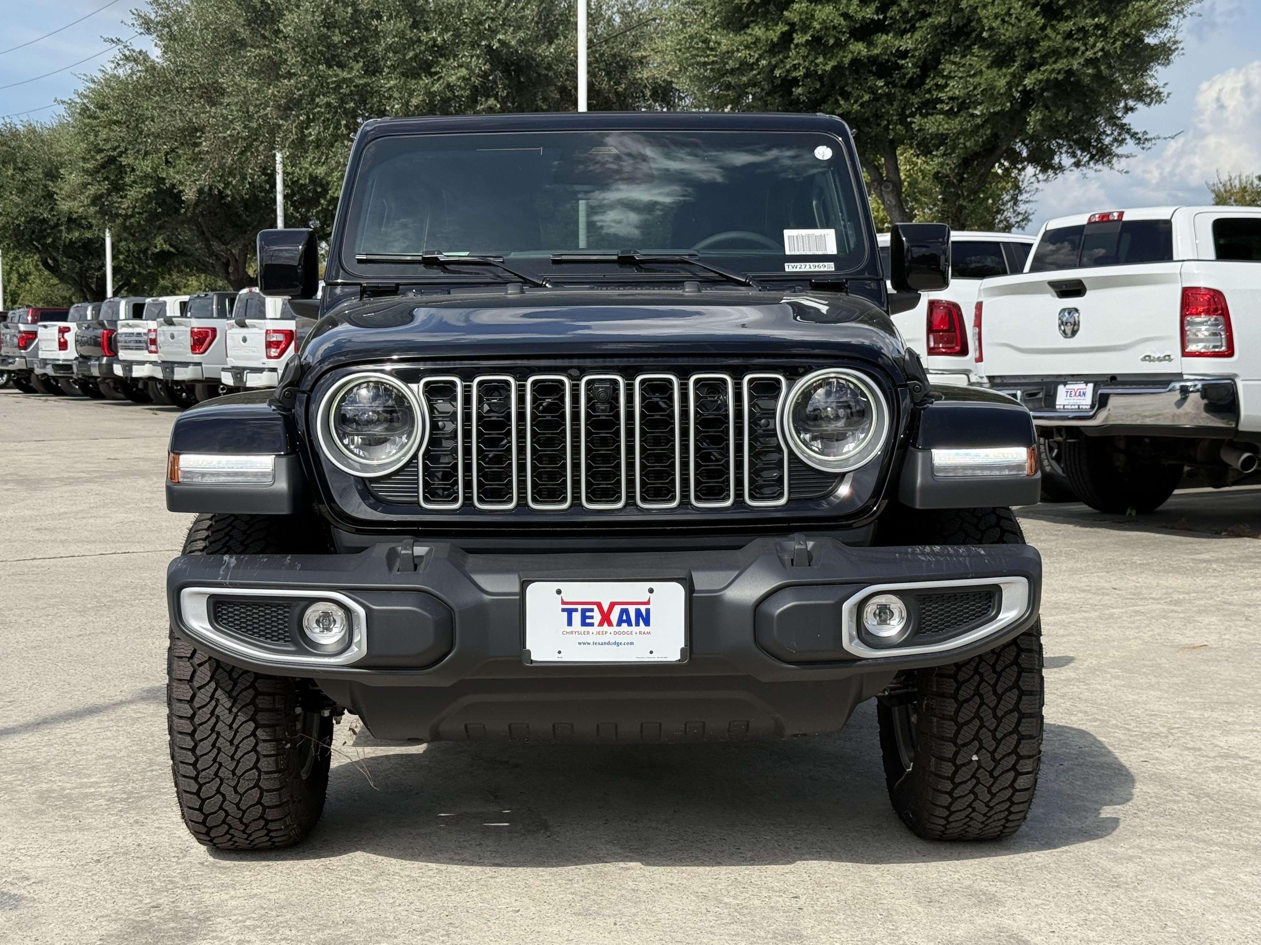 New 2026 Jeep Wrangler Unlimited Sahara AWD/4WD image 7