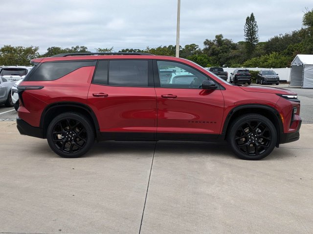 Used 2024 Chevrolet Traverse RS w/ LPO, Floor Liner Package FWD image 3