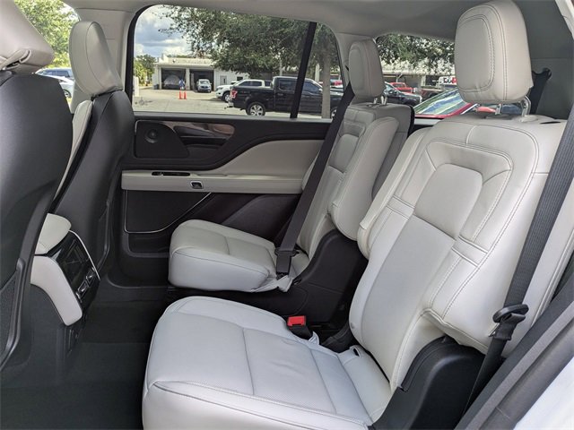 Used 2025 Lincoln Aviator Reserve w/ Illumination Package image 13