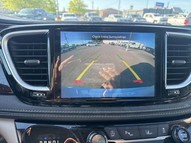Used 2024 Chrysler Pacifica Limited image 25